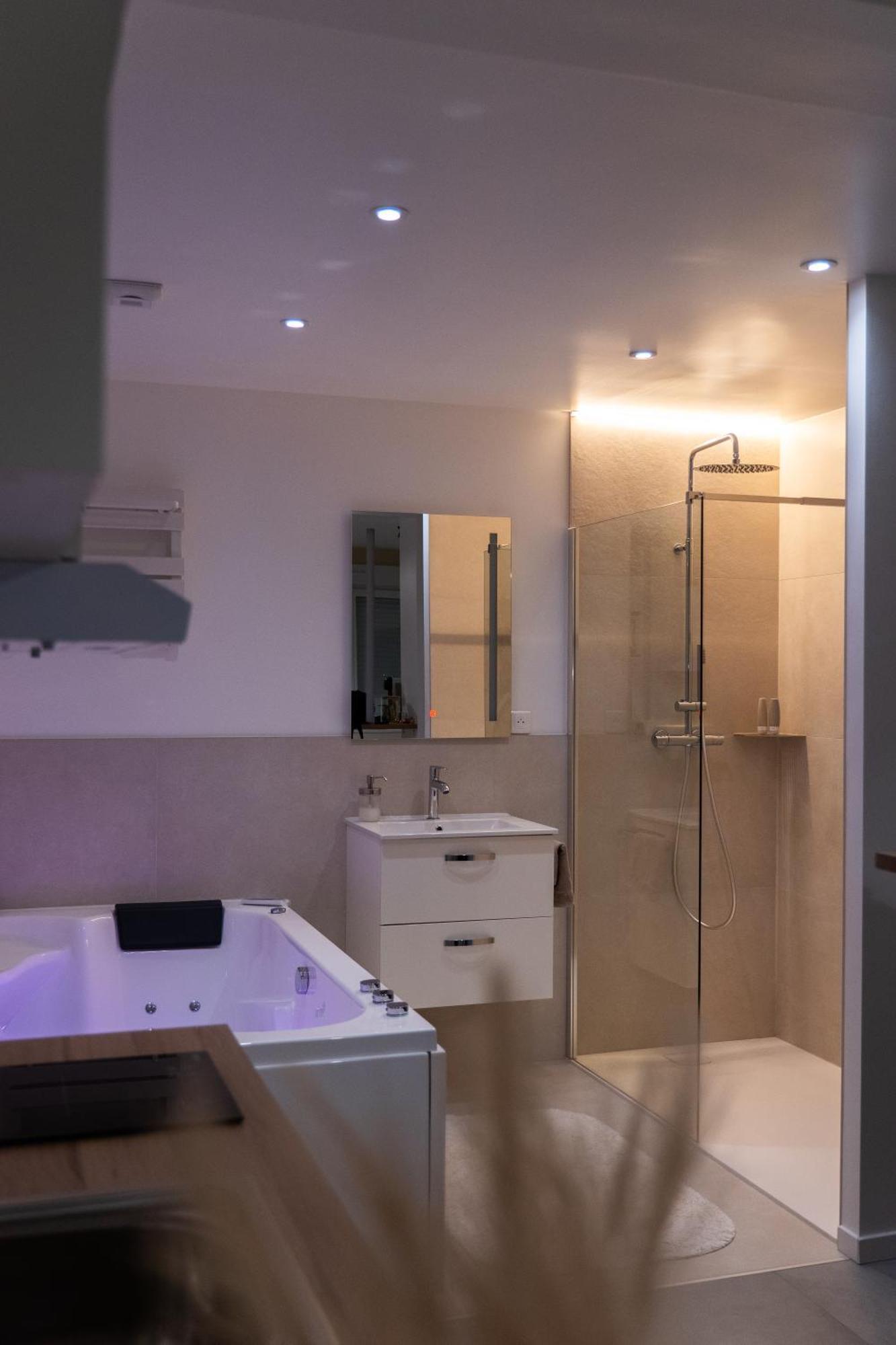 Zen Et Romantique Room - Harmonie Moulins  Bagian luar foto