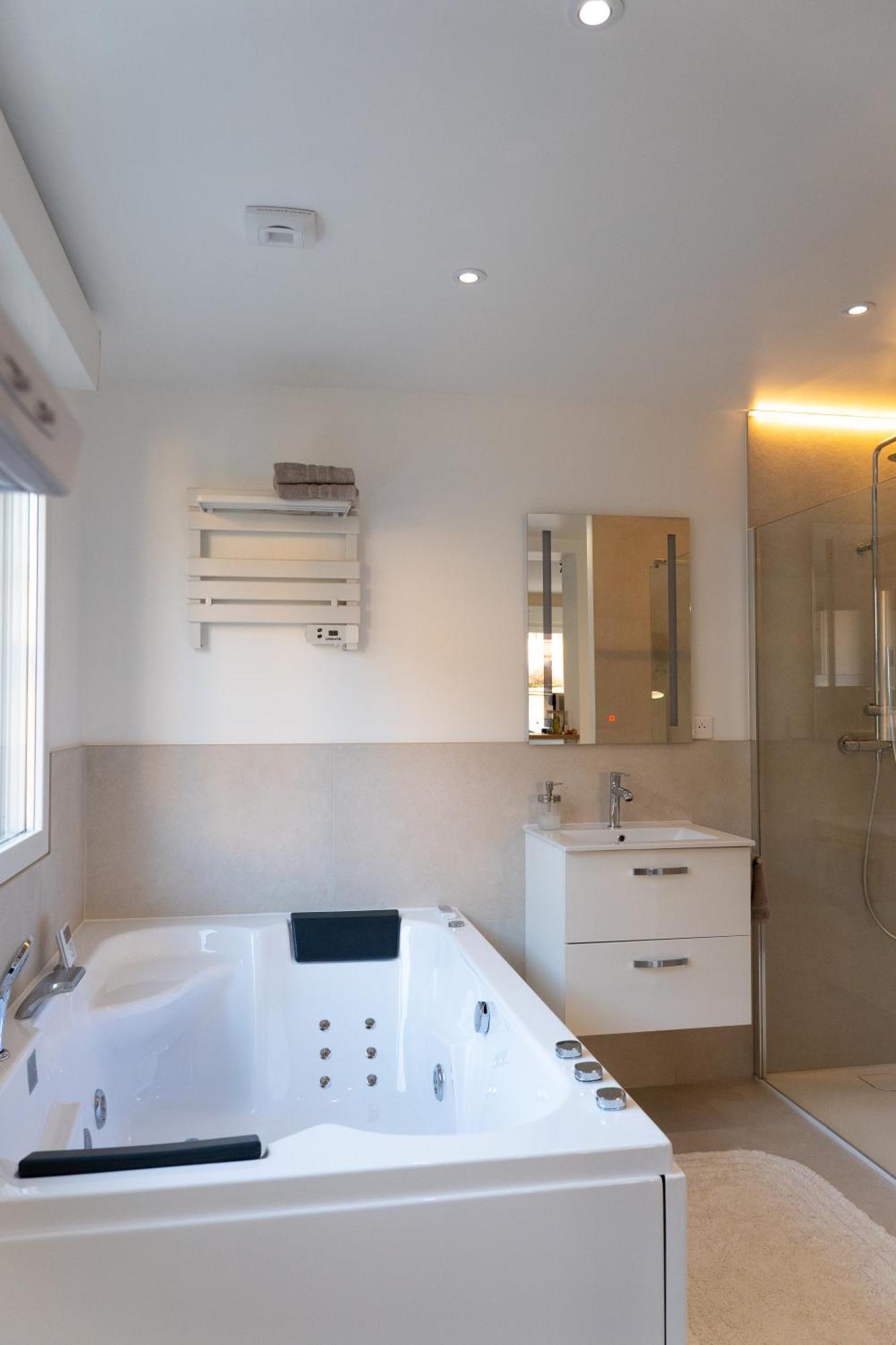 Zen Et Romantique Room - Harmonie Moulins  Bagian luar foto